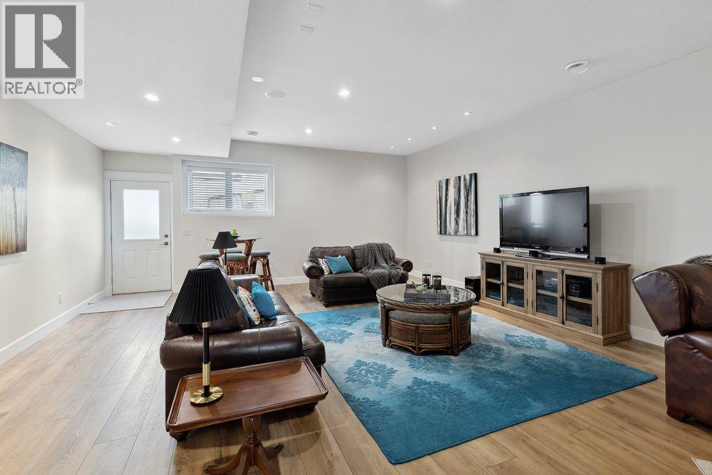 839 Clarance Avenue Kelowna Photo 46
