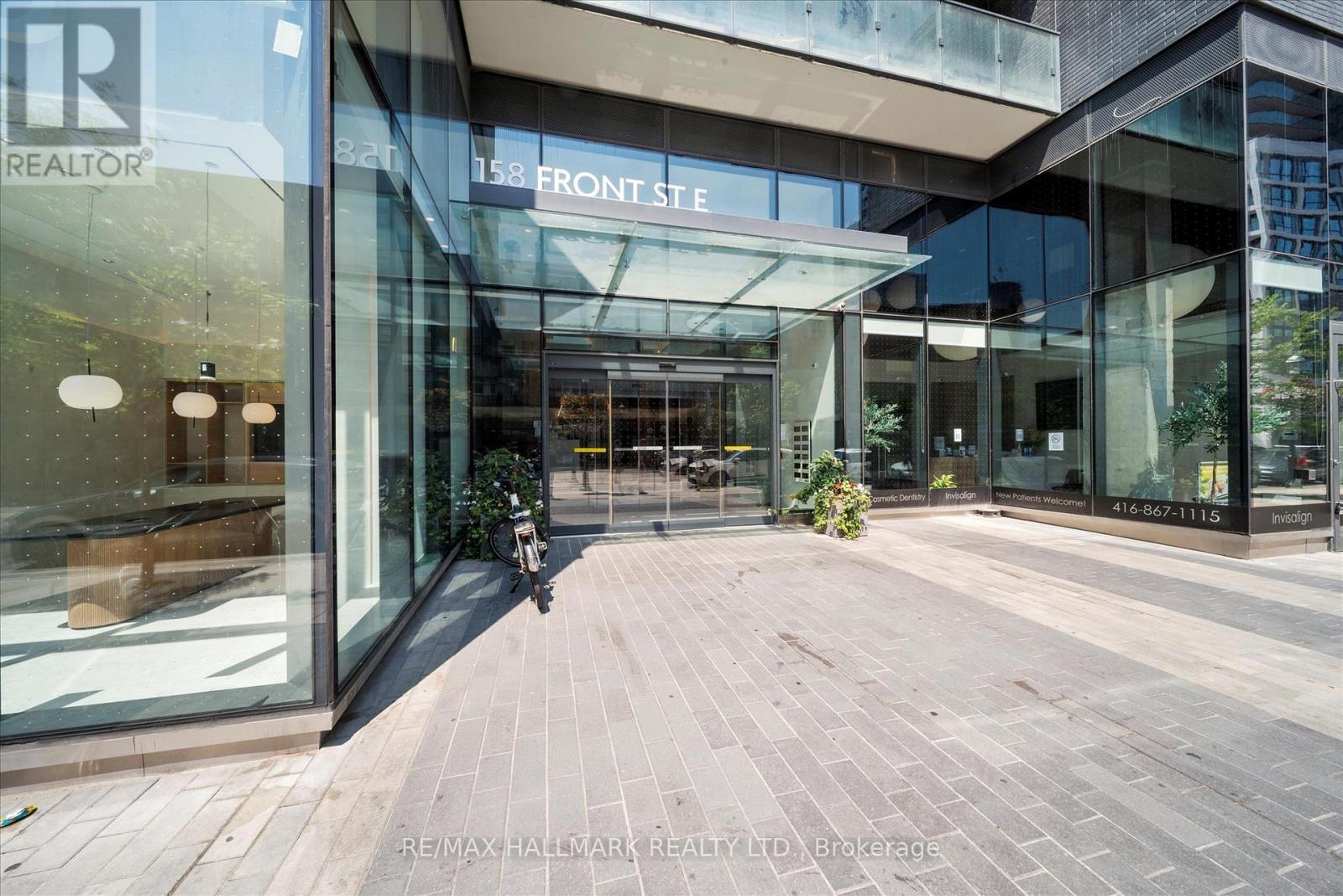 413 - 158 Front Street E, Toronto, Ontario  M5A 0K9 - Photo 2 - C12422100