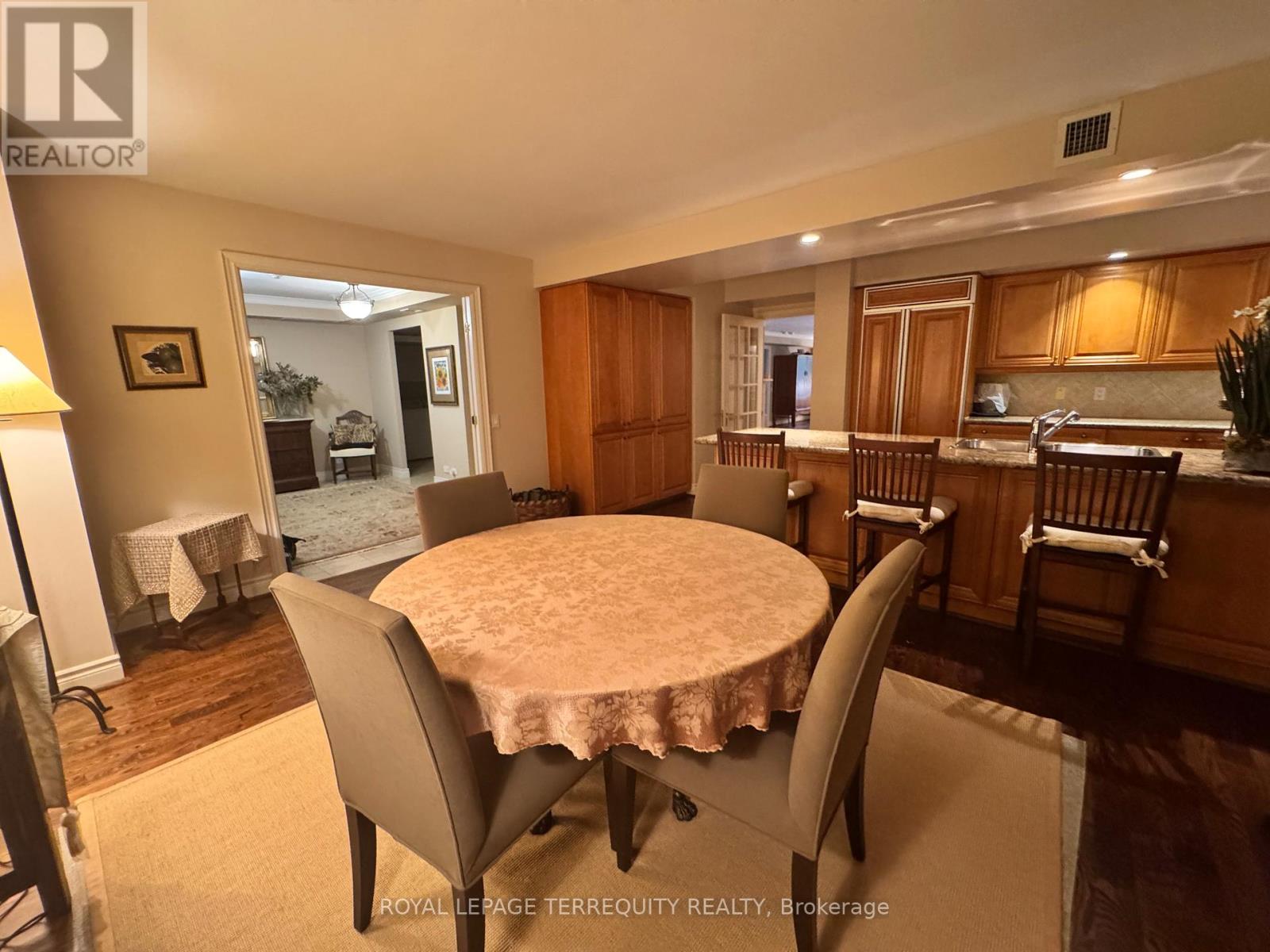 524 - 3600 Yonge Street, Toronto, Ontario  M4N 3R8 - Photo 7 - C12422157
