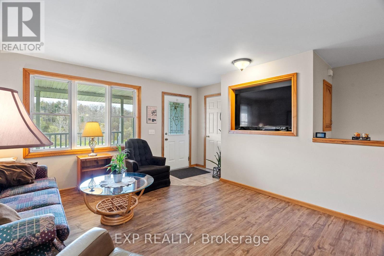 30680 Hungry Hollow Road, North Middlesex, Ontario  N0M 1B0 - Photo 7 - X12422253
