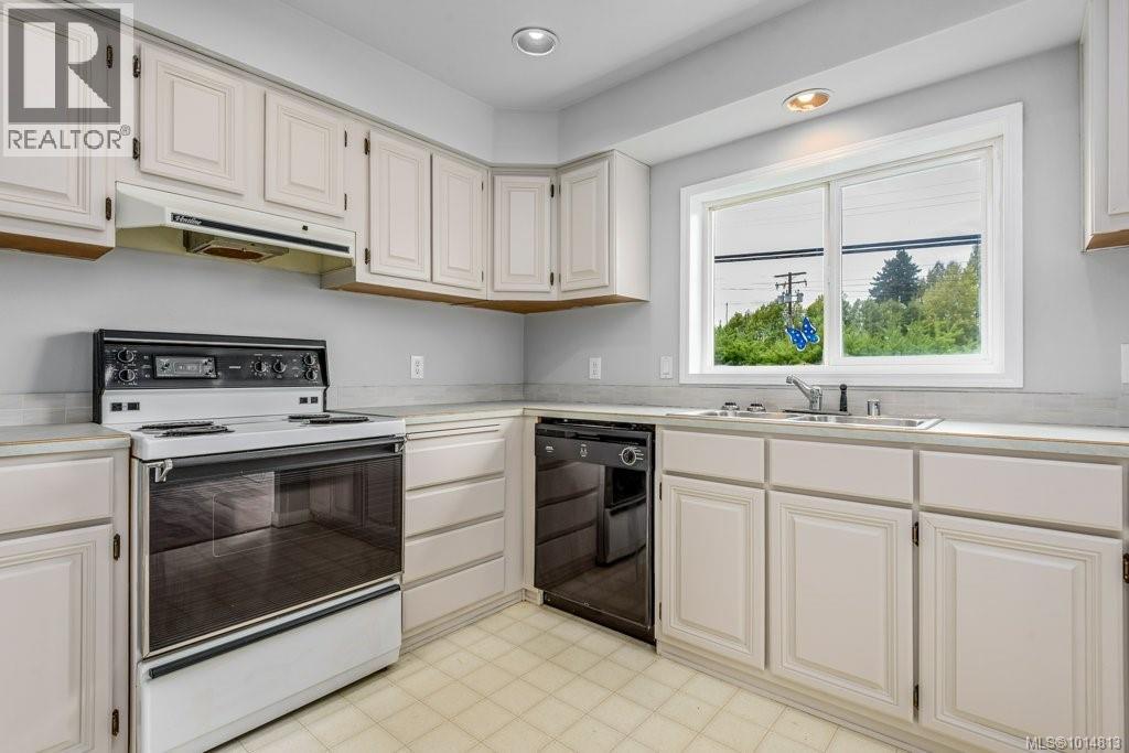 A & B 792 12th St, Courtenay, British Columbia  V9N 1V4 - Photo 12 - 1014813
