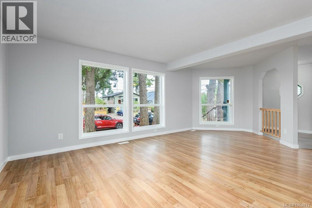 A & B 792 12th St, Courtenay, British Columbia  V9N 1V4 - Photo 5 - 1014813