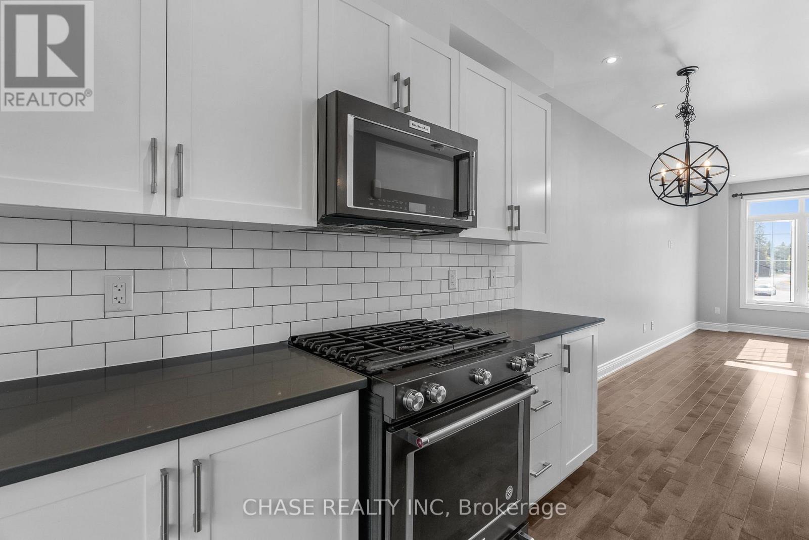 728 Reverie Private, Ottawa, Ontario  K2S 0T9 - Photo 11 - X12422204