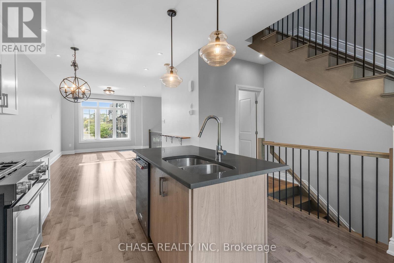 728 Reverie Private, Ottawa, Ontario  K2S 0T9 - Photo 12 - X12422204