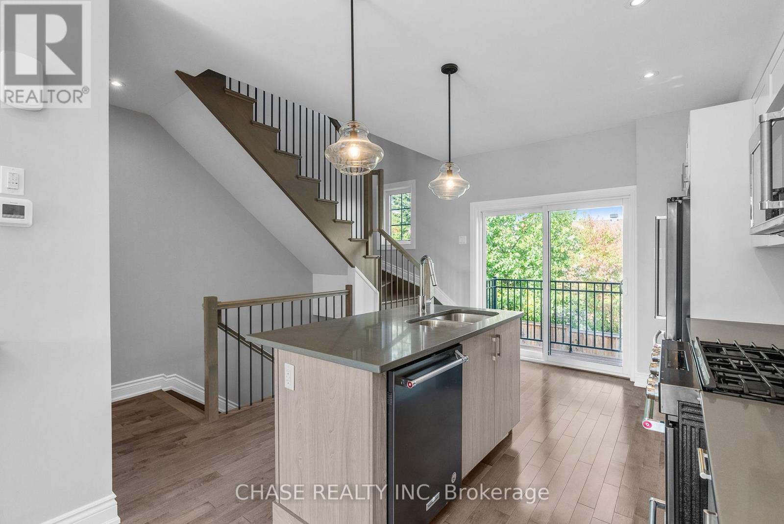 728 Reverie Private, Ottawa, Ontario  K2S 0T9 - Photo 13 - X12422204