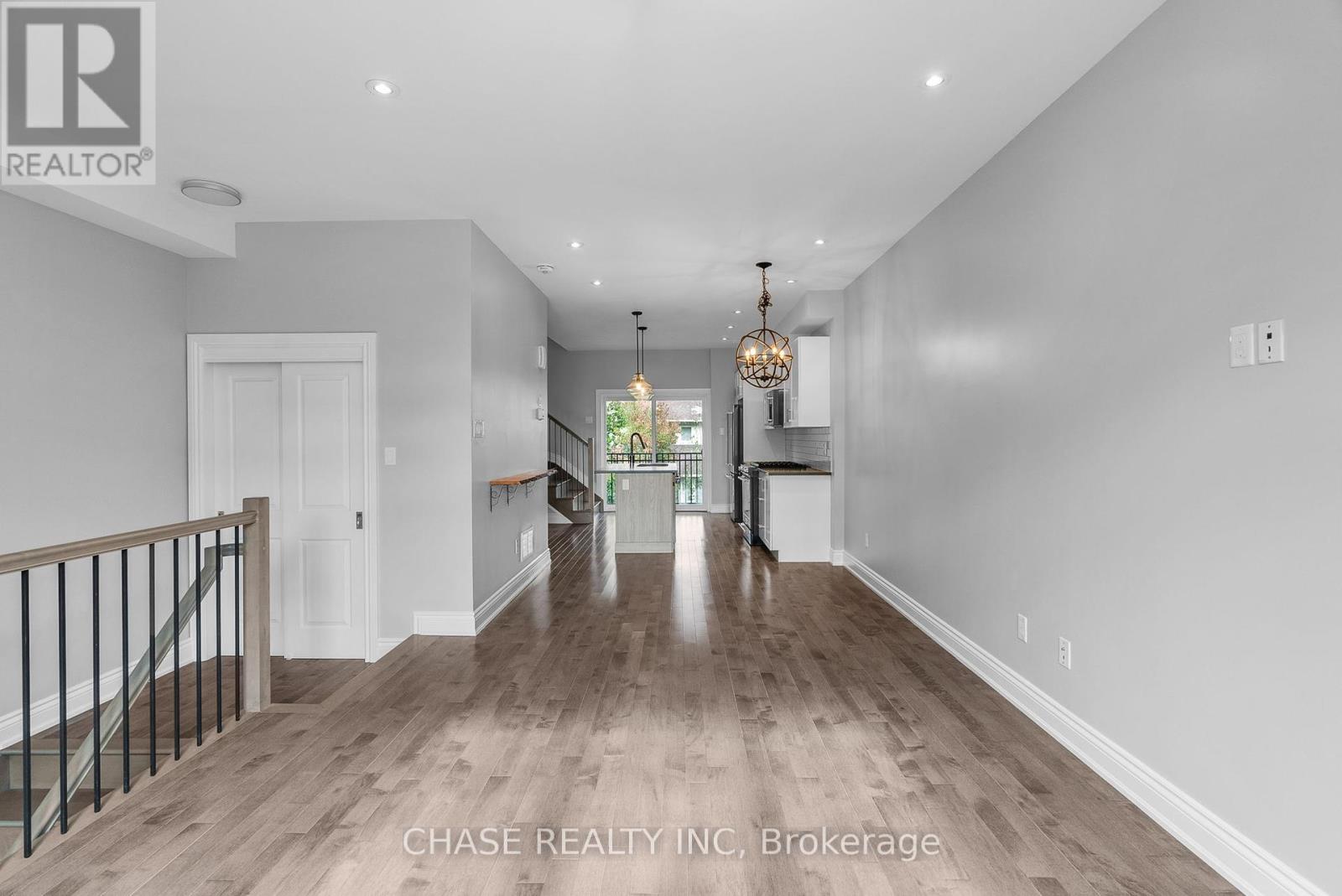 728 Reverie Private, Ottawa, Ontario  K2S 0T9 - Photo 4 - X12422204