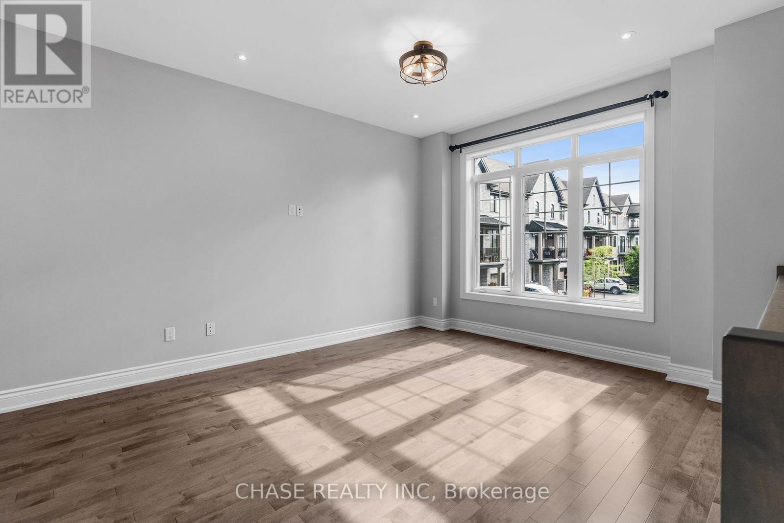 728 Reverie Private, Ottawa, Ontario  K2S 0T9 - Photo 5 - X12422204