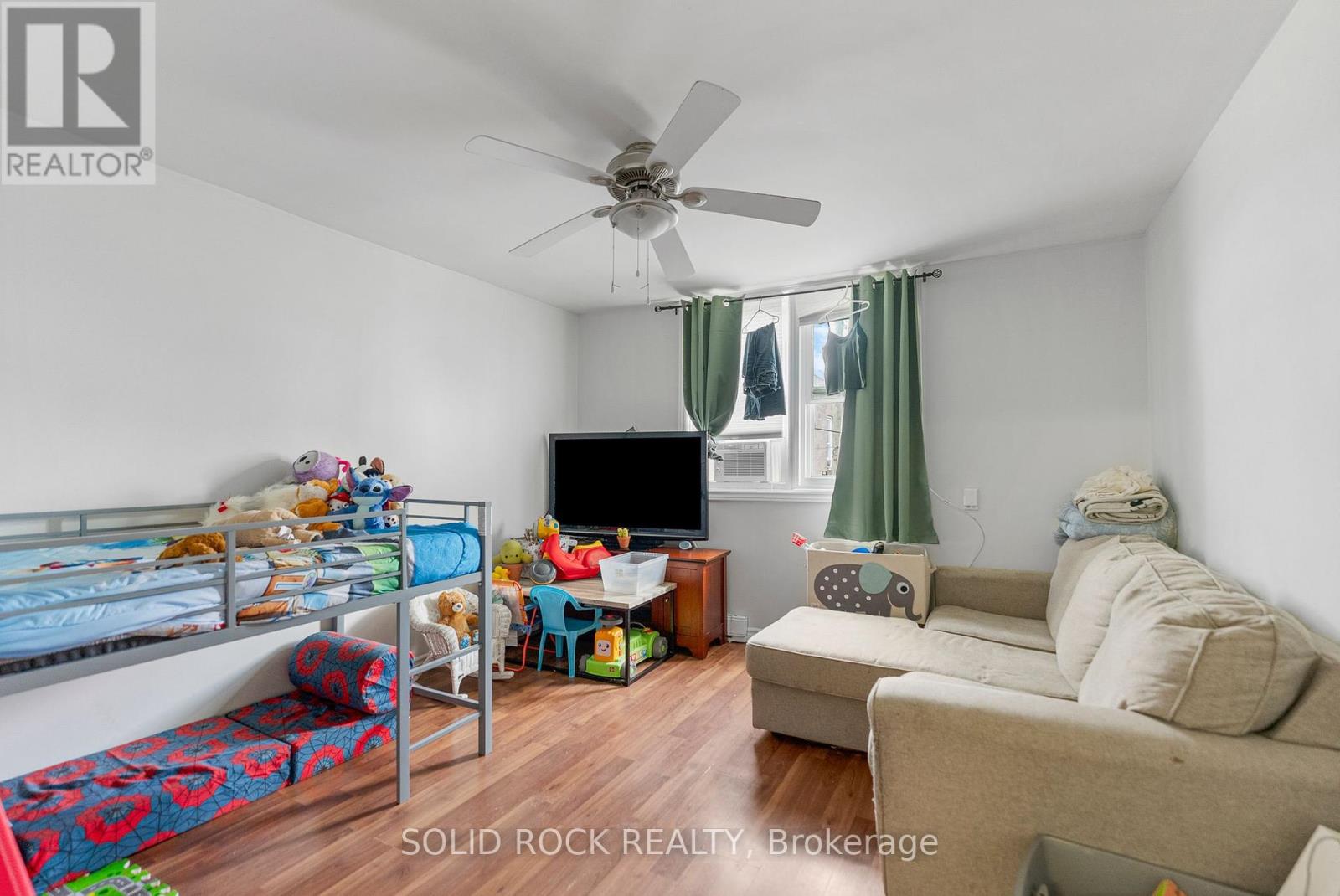 228-232 Raglan Street S, Renfrew, Ontario  K7V 1Z6 - Photo 38 - X12422205