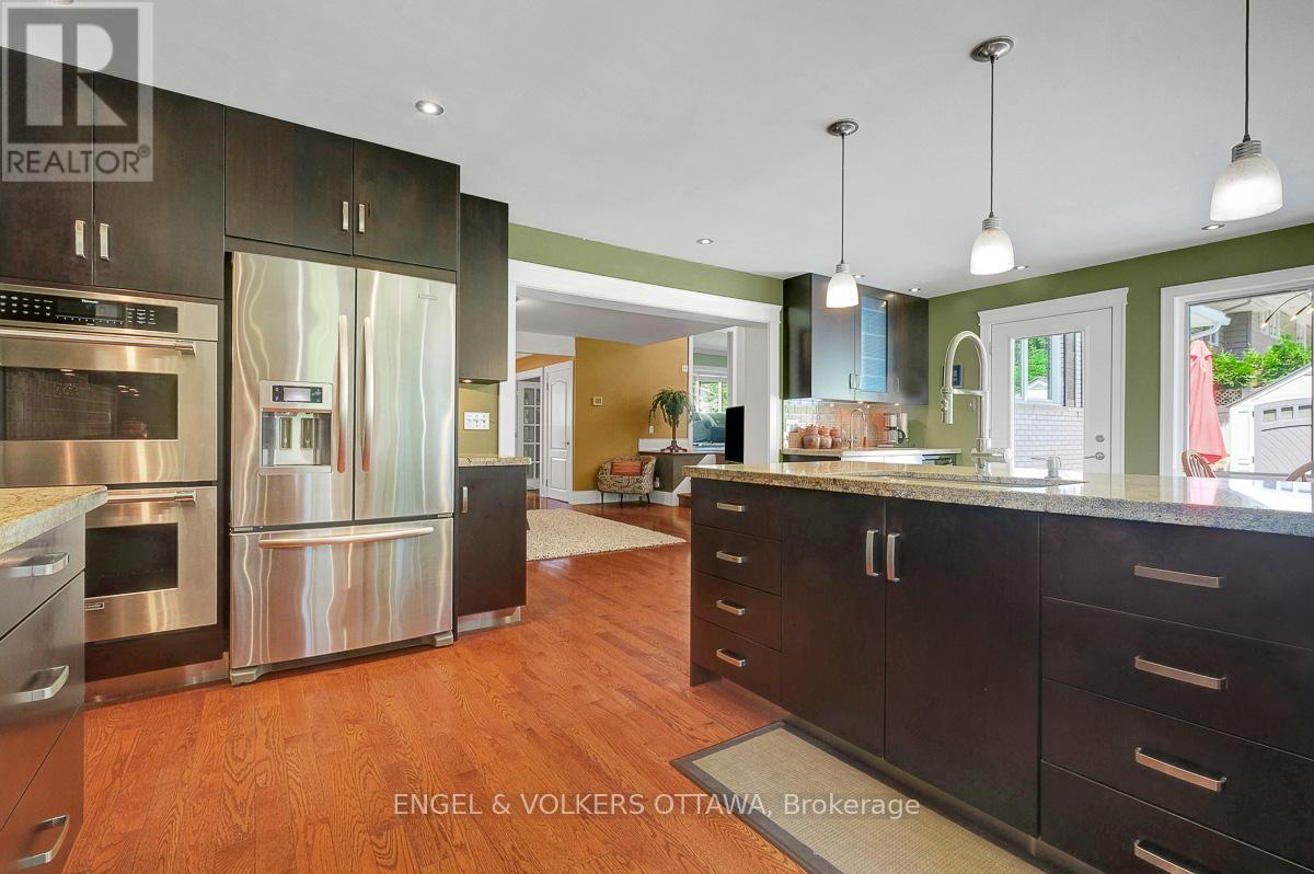 3 Mohawk Crescent, Ottawa, Ontario  K2H 7G7 - Photo 16 - X12422226