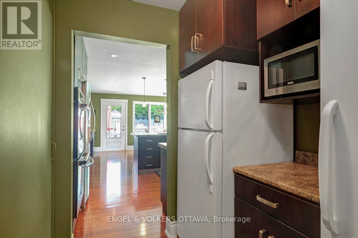 3 Mohawk Crescent, Ottawa, Ontario  K2H 7G7 - Photo 17 - X12422226
