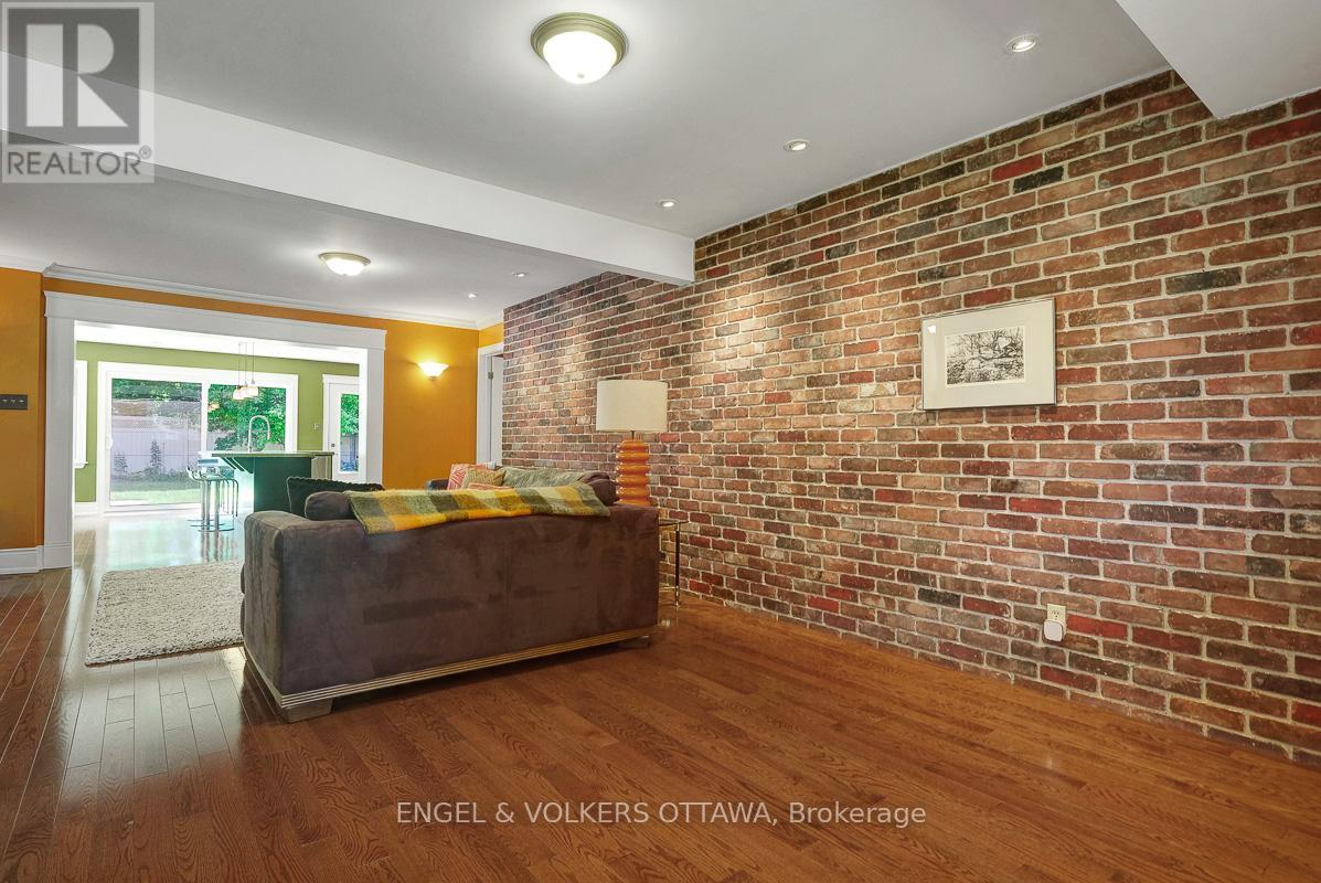 3 Mohawk Crescent, Ottawa, Ontario  K2H 7G7 - Photo 22 - X12422226