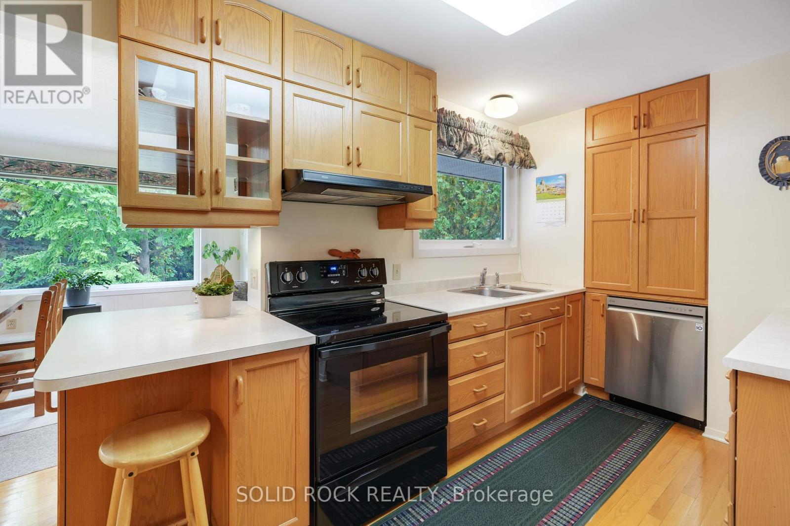1034 Riddell Avenue S, Ottawa, Ontario  K2C 2J7 - Photo 10 - X12422229