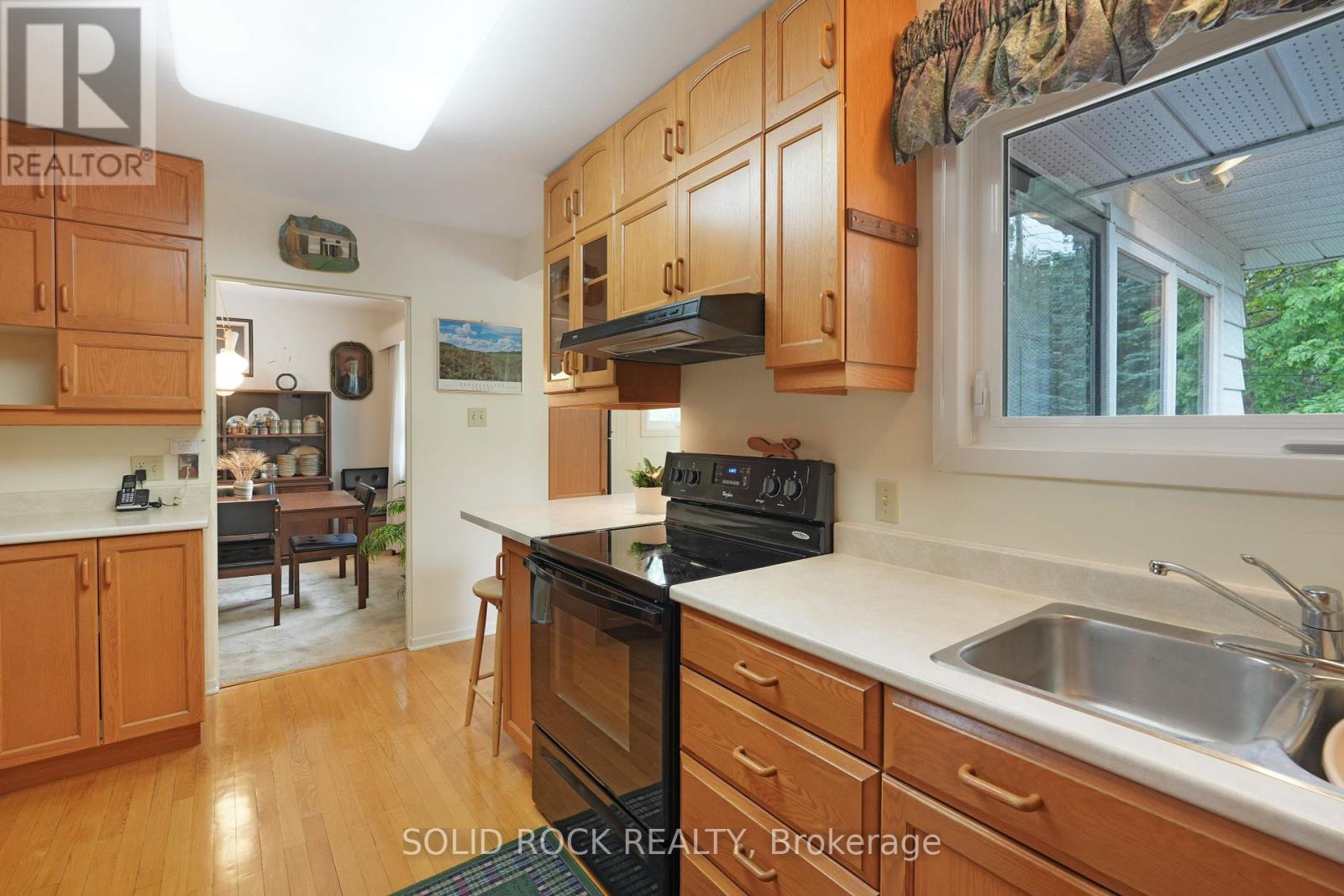1034 Riddell Avenue S, Ottawa, Ontario  K2C 2J7 - Photo 11 - X12422229