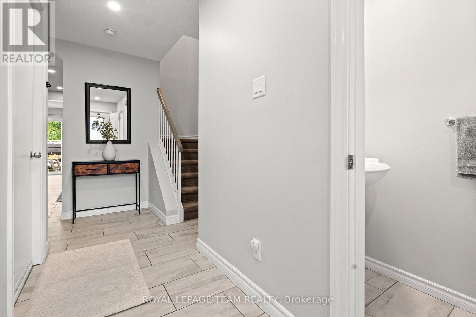 1578 Cheevers Crescent, Ottawa, Ontario  K4A 2J8 - Photo 3 - X12422252