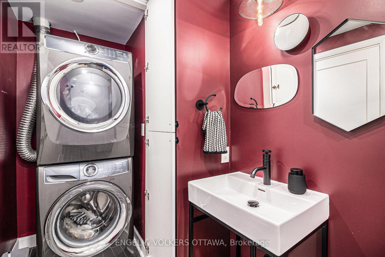 203 - 24 Springfield Road, Ottawa, Ontario  K1M 1C9 - Photo 8 - X12422270