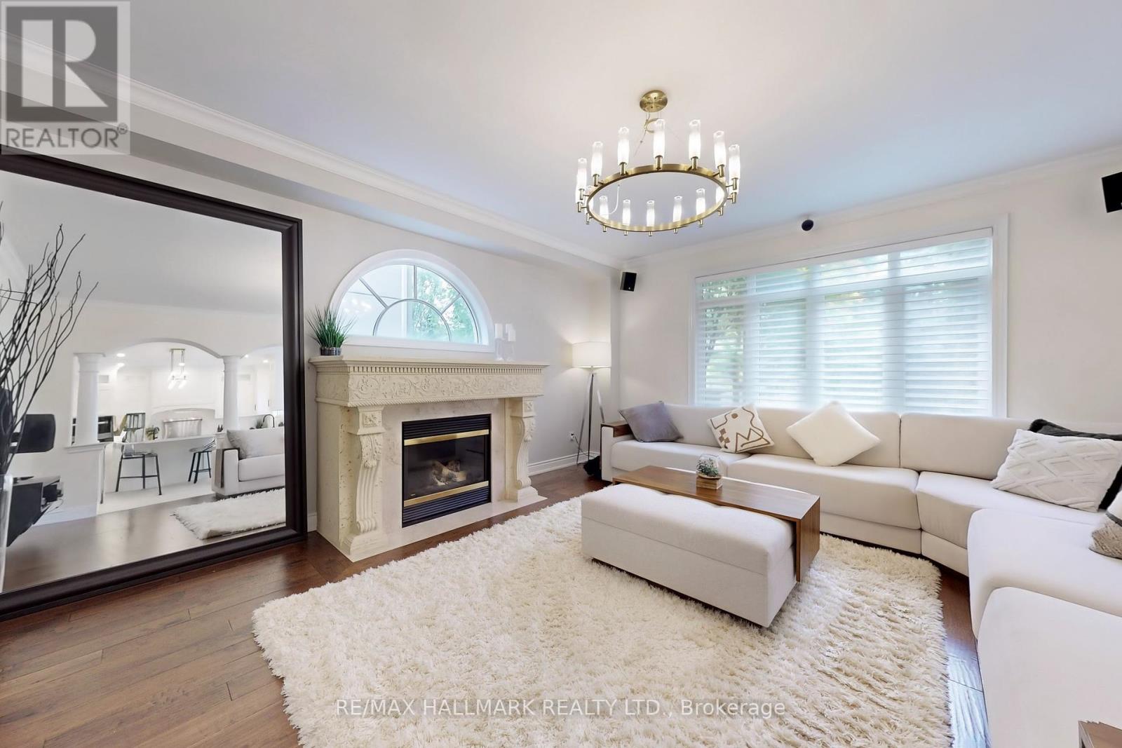 436 Paradelle Drive, Richmond Hill, Ontario  L4E 4R9 - Photo 4 - N12422130