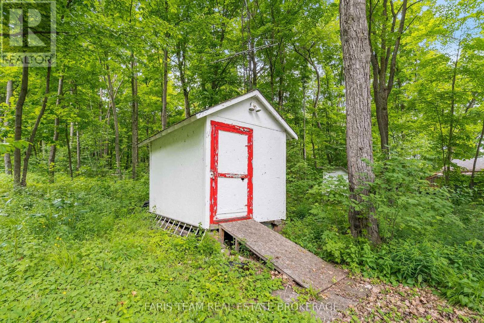 365 Robins Point Road, Tay, Ontario  L0K 2A0 - Photo 21 - S12422149