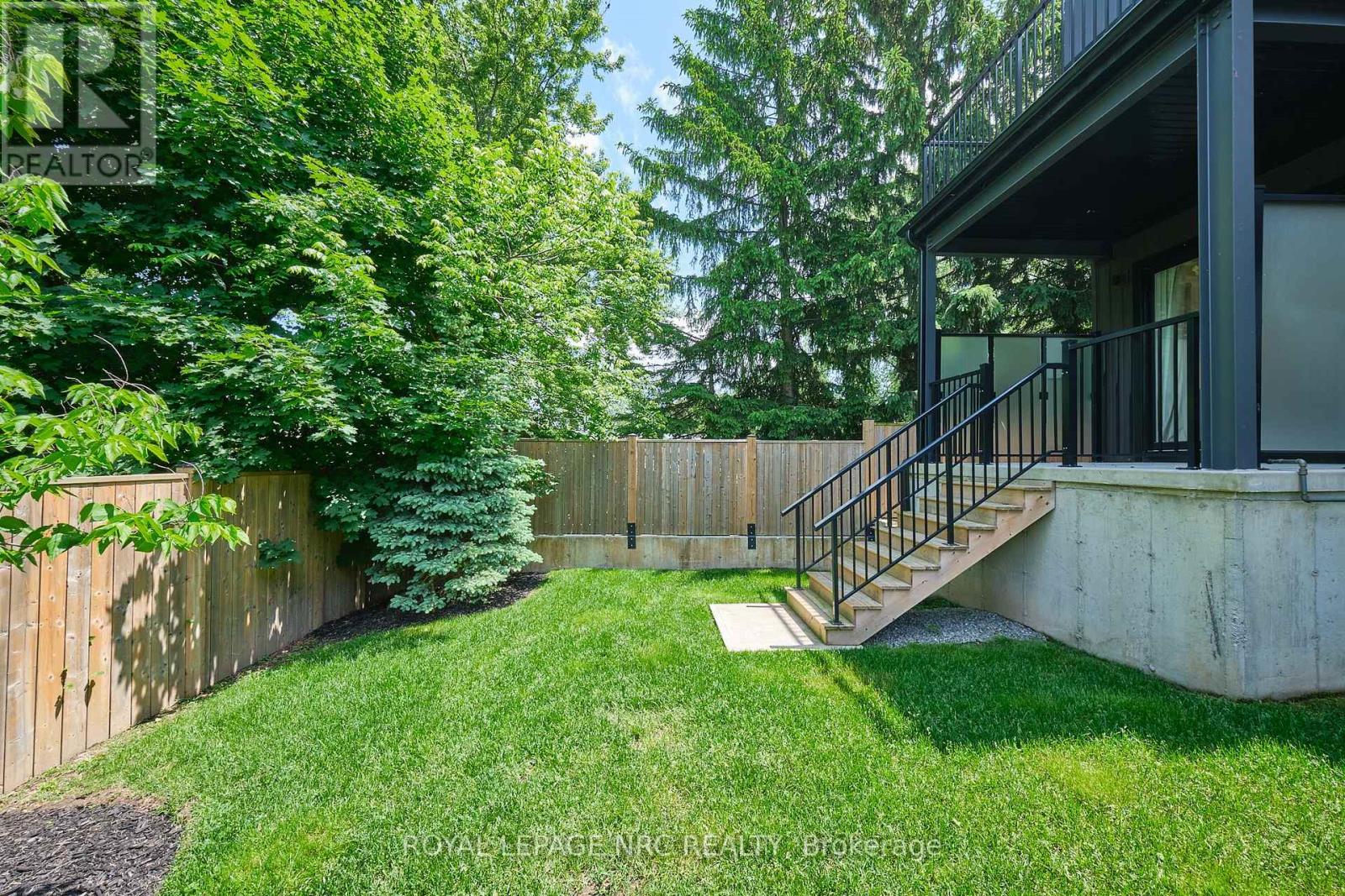 13 - 1465 Station Street, Pelham, Ontario  L0S 1E0 - Photo 2 - X12422164