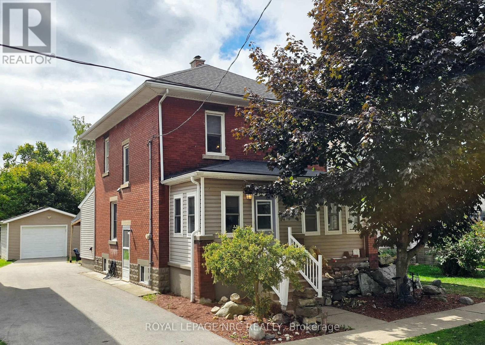 74 Delhi Street, Port Colborne, Ontario  L3K 3K8 - Photo 1 - X12422265