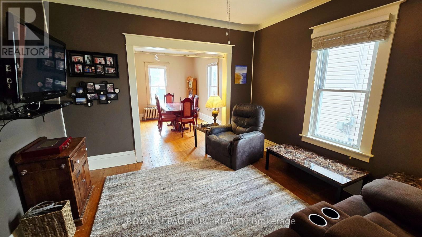 74 Delhi Street, Port Colborne, Ontario  L3K 3K8 - Photo 4 - X12422265
