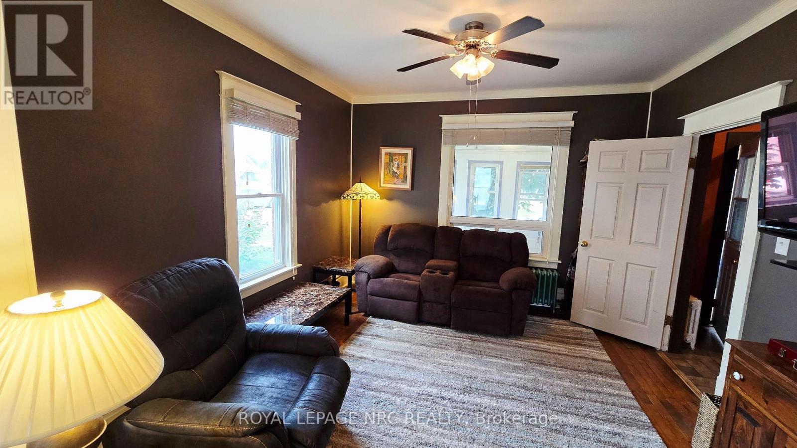 74 Delhi Street, Port Colborne, Ontario  L3K 3K8 - Photo 5 - X12422265
