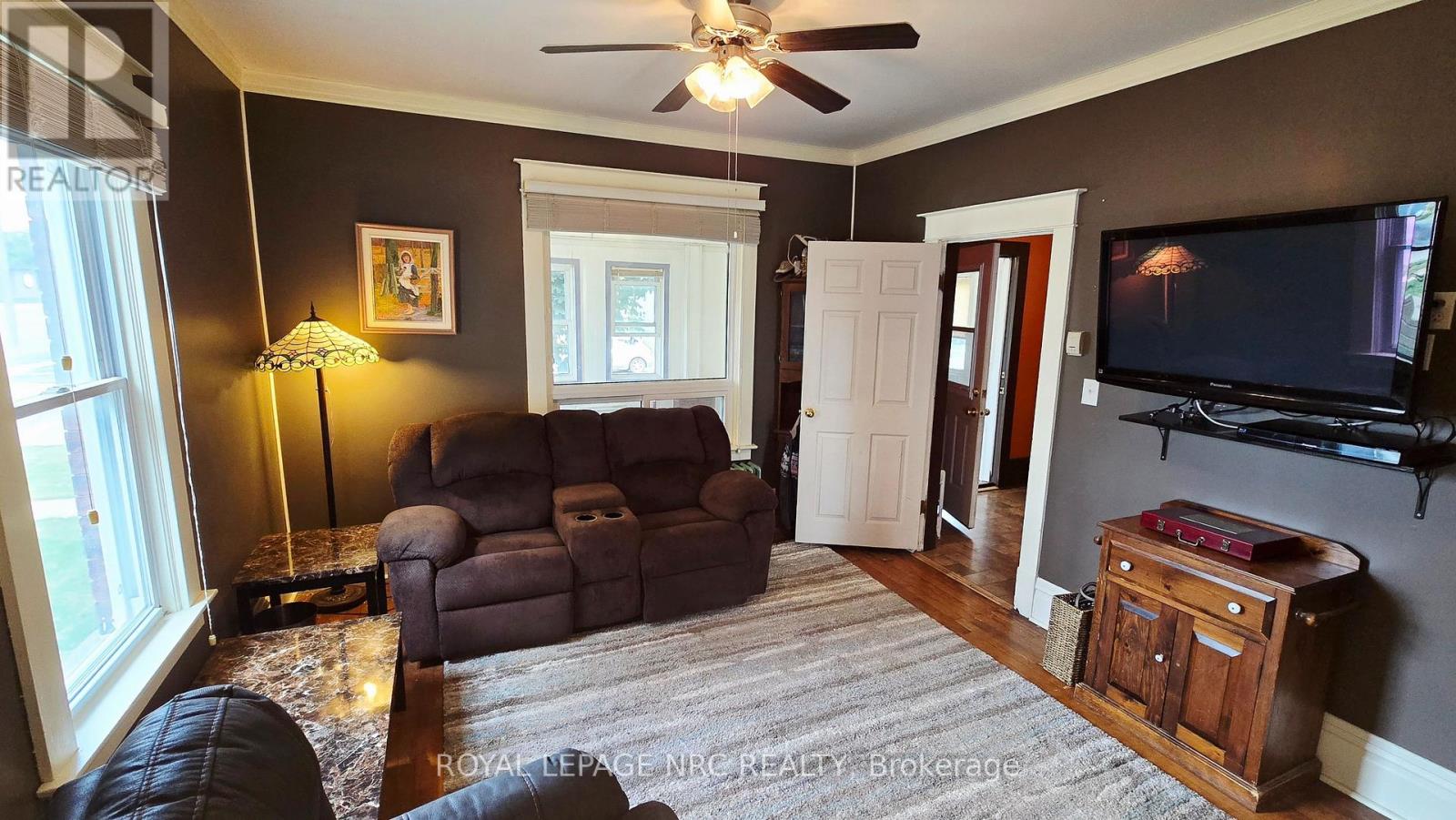 74 Delhi Street, Port Colborne, Ontario  L3K 3K8 - Photo 6 - X12422265