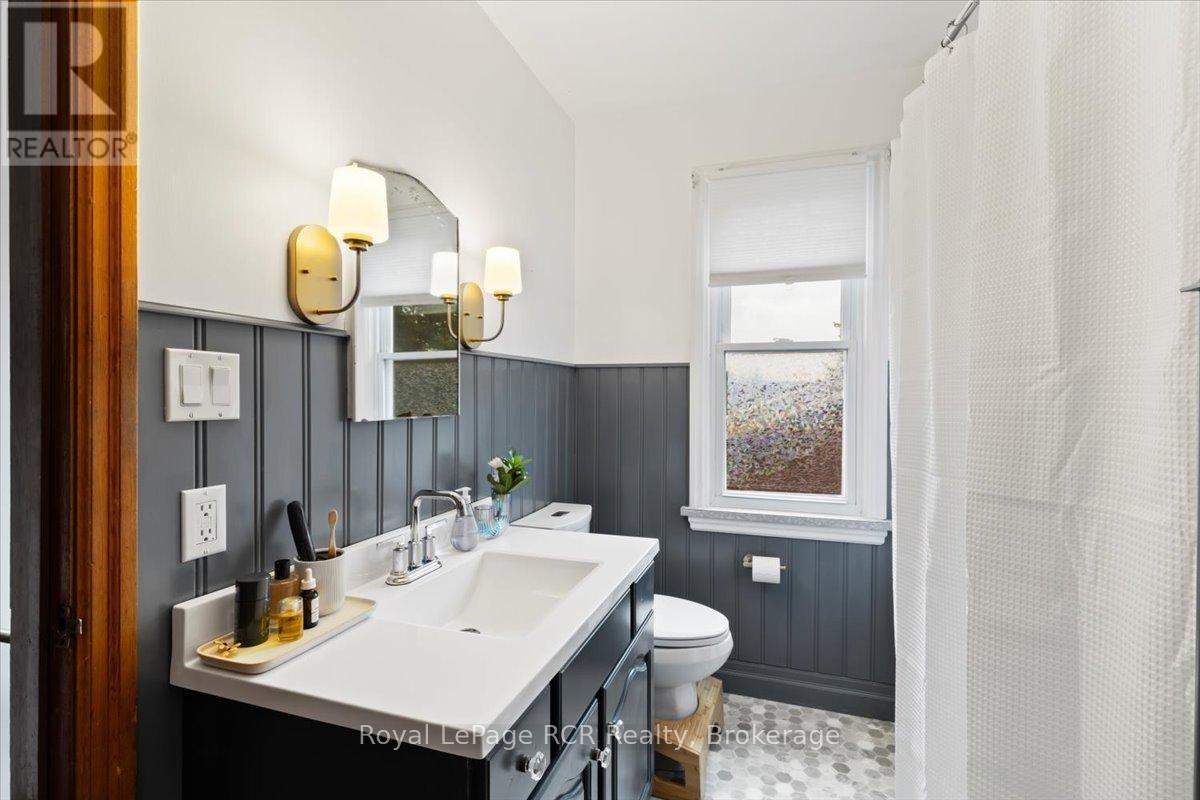 76 7th Street, Hanover, Ontario  N4N 1G4 - Photo 17 - X12422287