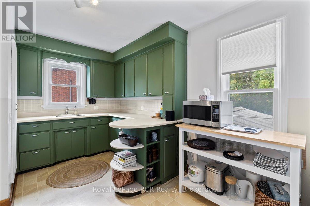 76 7th Street, Hanover, Ontario  N4N 1G4 - Photo 8 - X12422287