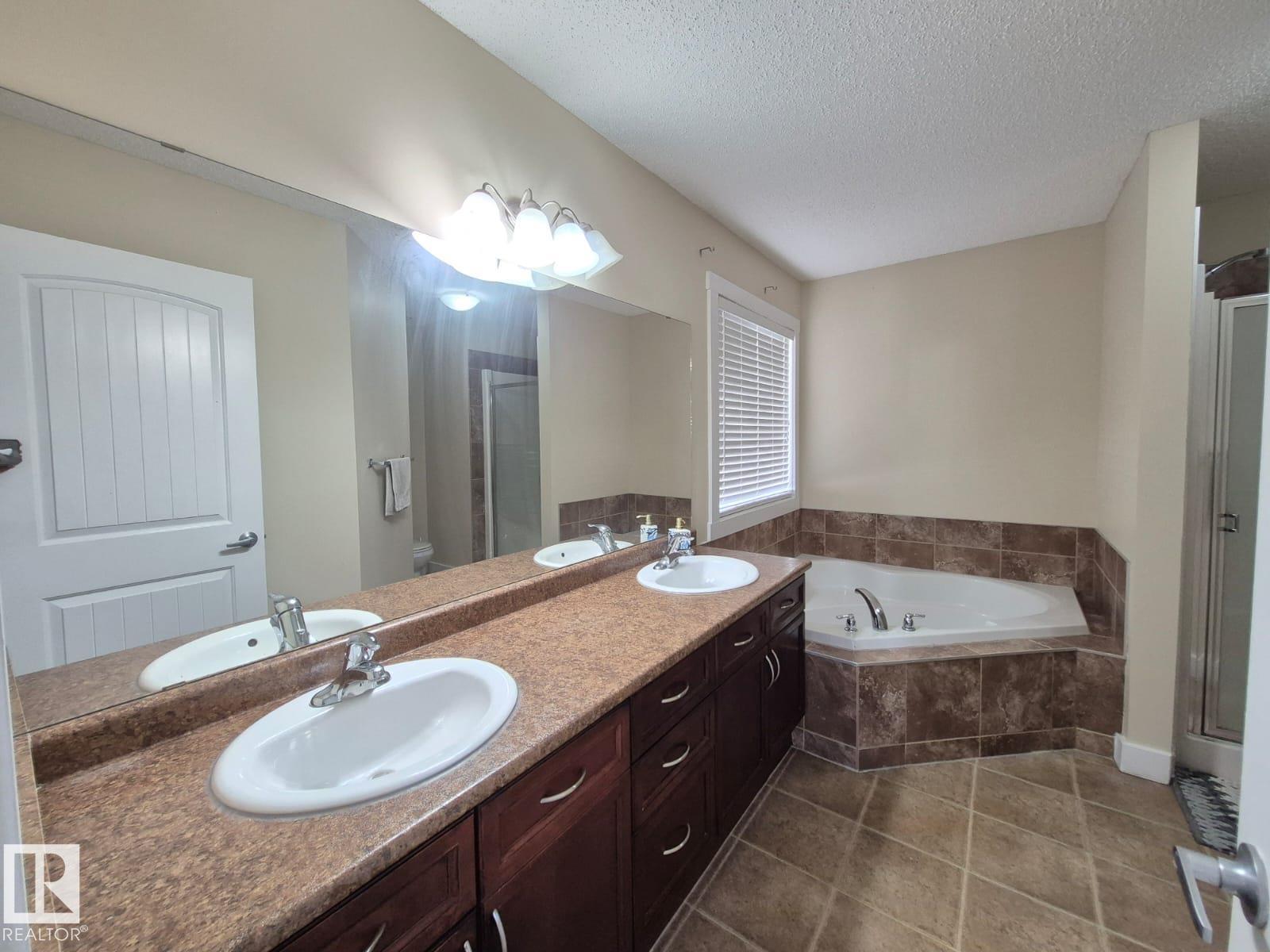 8361 Shaske Cr Nw, Edmonton, Alberta  T6R 0B4 - Photo 15 - E4459095