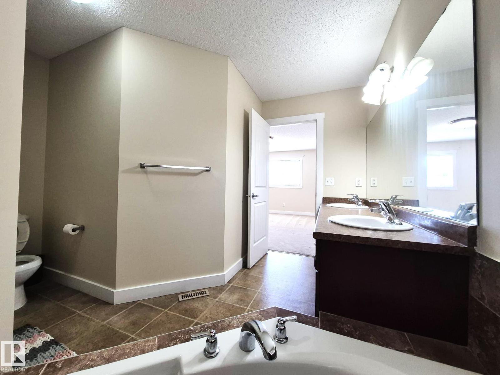 8361 Shaske Cr Nw, Edmonton, Alberta  T6R 0B4 - Photo 41 - E4459095