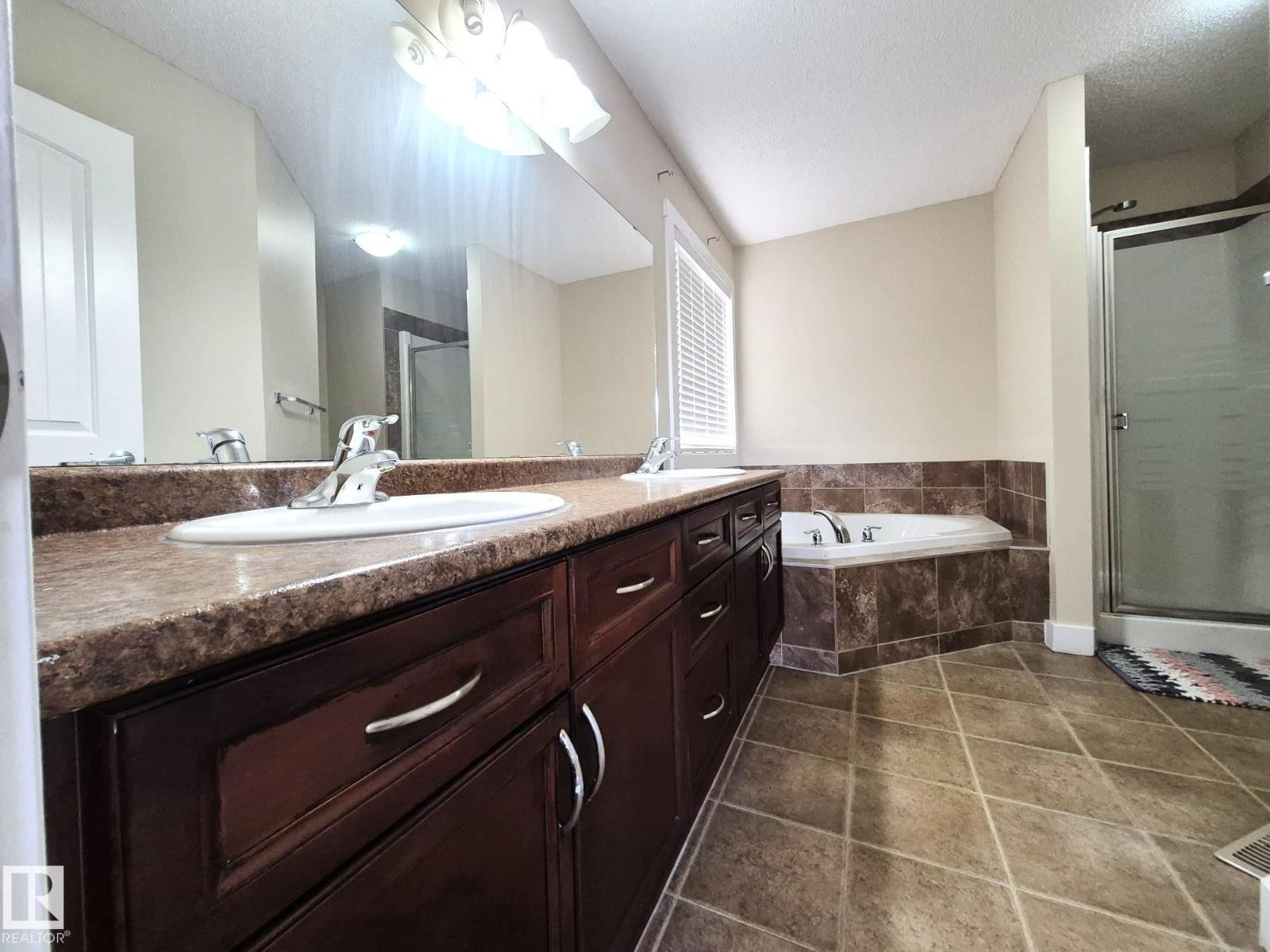 8361 Shaske Cr Nw, Edmonton, Alberta  T6R 0B4 - Photo 43 - E4459095