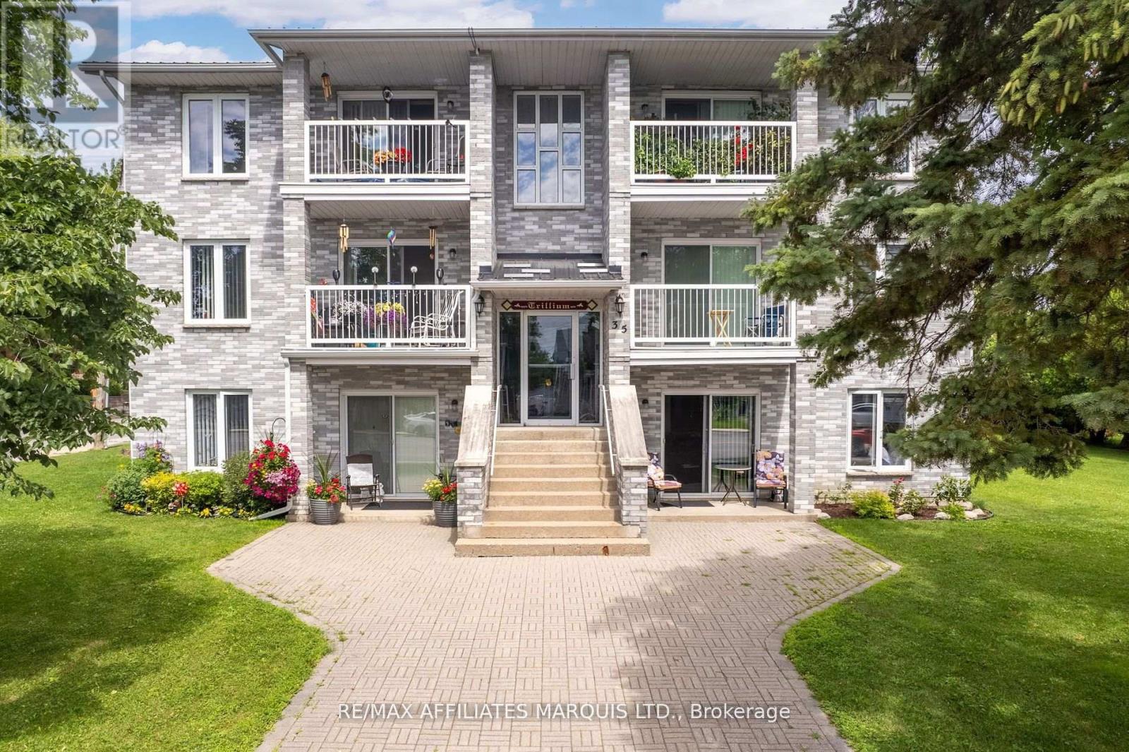 35 LOCHIEL STREET E, North Glengarry, Ontario