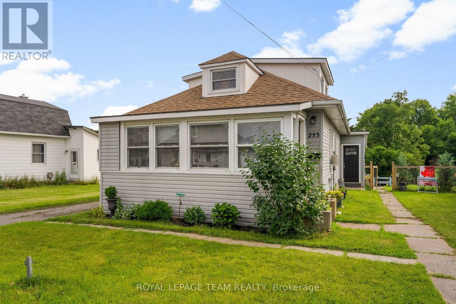 253 MCLEAN STREET, Renfrew, Ontario