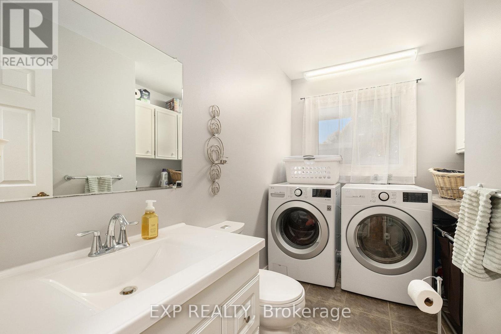 5 Johanna Street, Mississippi Mills, Ontario  K0A 1A0 - Photo 10 - X12422178