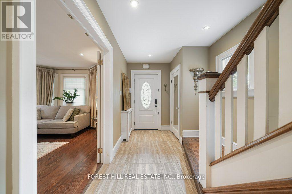 82 Brooke Avenue, Toronto, Ontario  M5M 2J9 - Photo 6 - C12422286