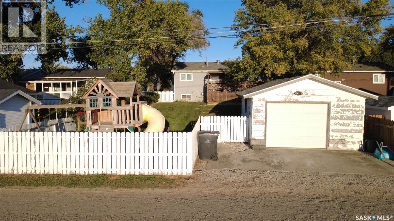 142 1st Avenue Sw, Swift Current, Saskatchewan  S9H 3H2 - Photo 30 - SK019118