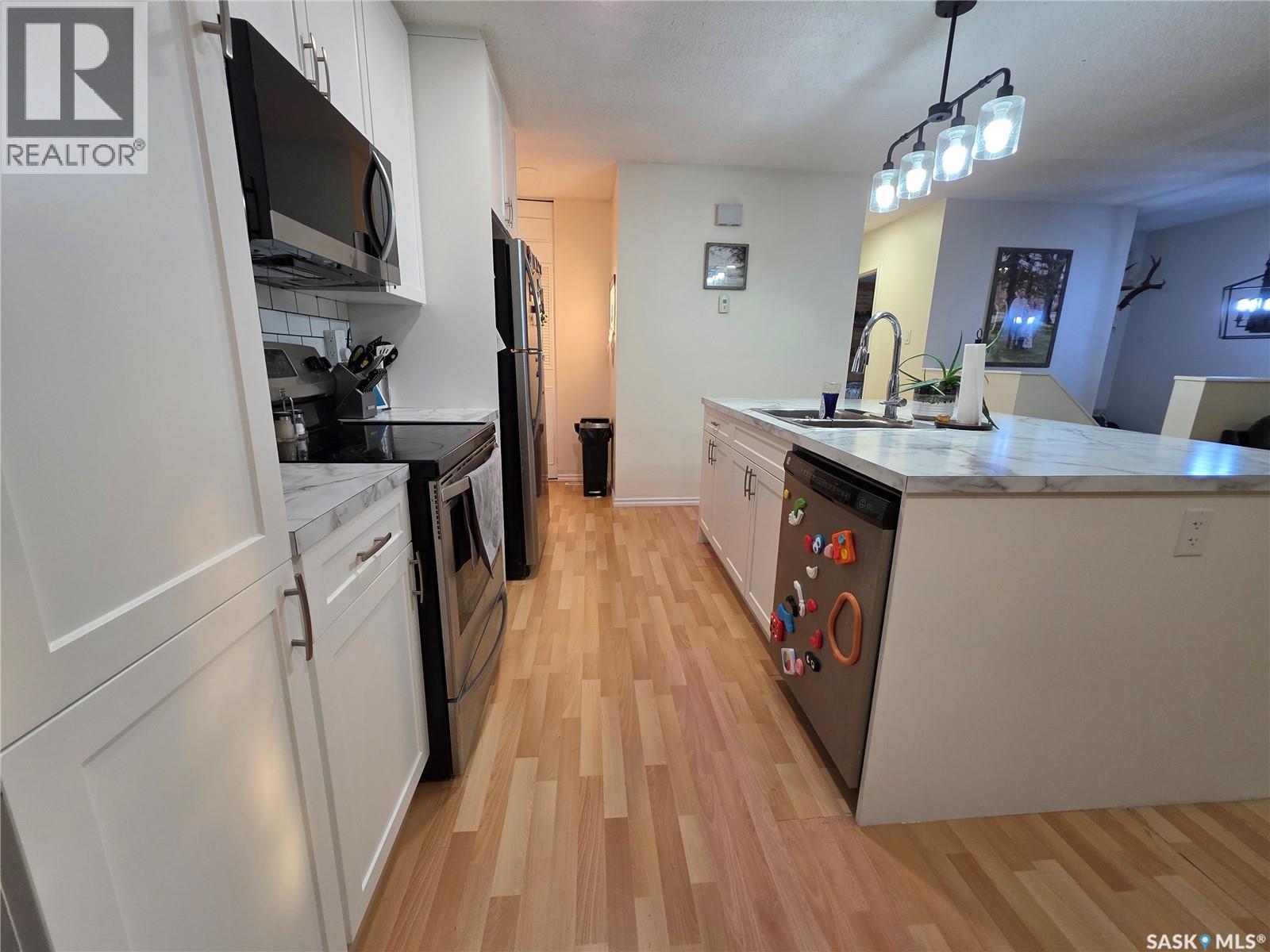142 1st Avenue Sw, Swift Current, Saskatchewan  S9H 3H2 - Photo 7 - SK019118