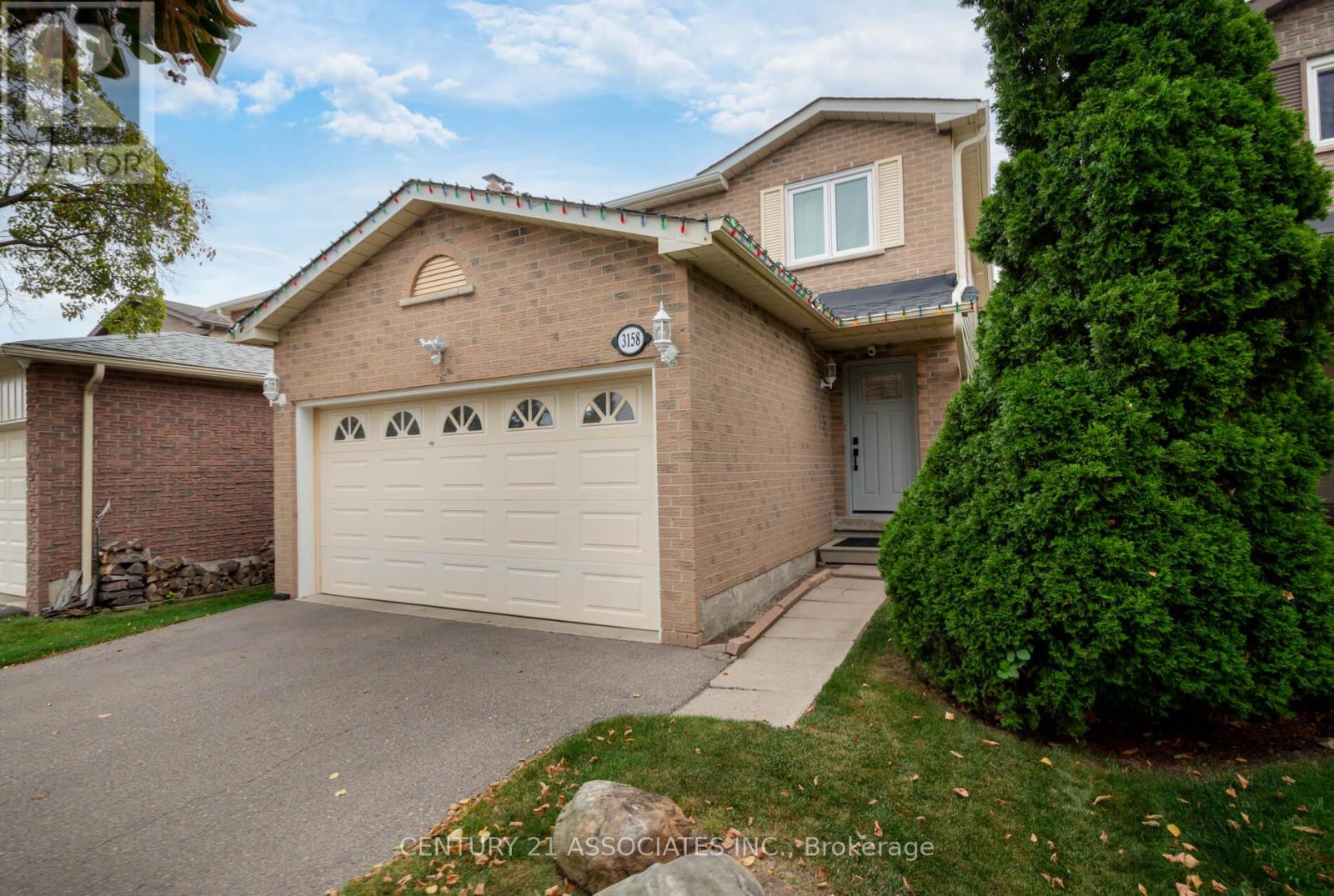 3158 Harris Crescent, Mississauga, Ontario  L5N 4Y5 - Photo 2 - W12421932