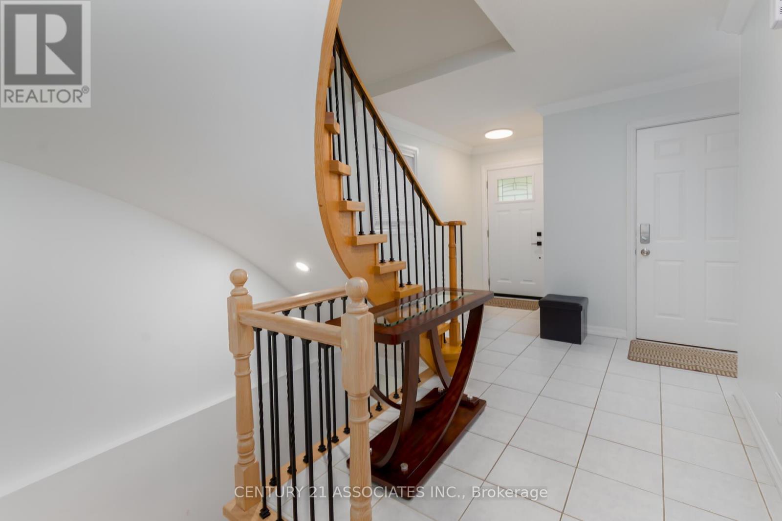 3158 Harris Crescent, Mississauga, Ontario  L5N 4Y5 - Photo 4 - W12421932