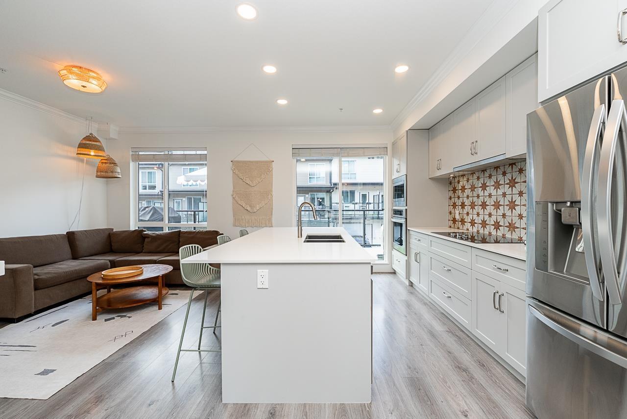 43 15775 Mountain View Drive, Surrey, British Columbia V3Z 0W7 - Photo 2 - R3051265