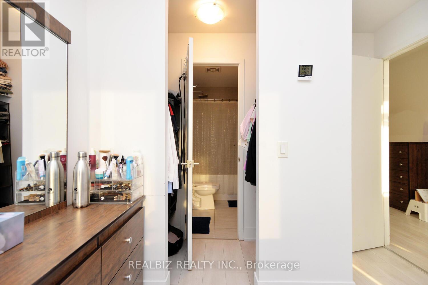 1605 - 2908 Highway 7 Road, Vaughan, Ontario  L4K 0K5 - Photo 10 - N12422194