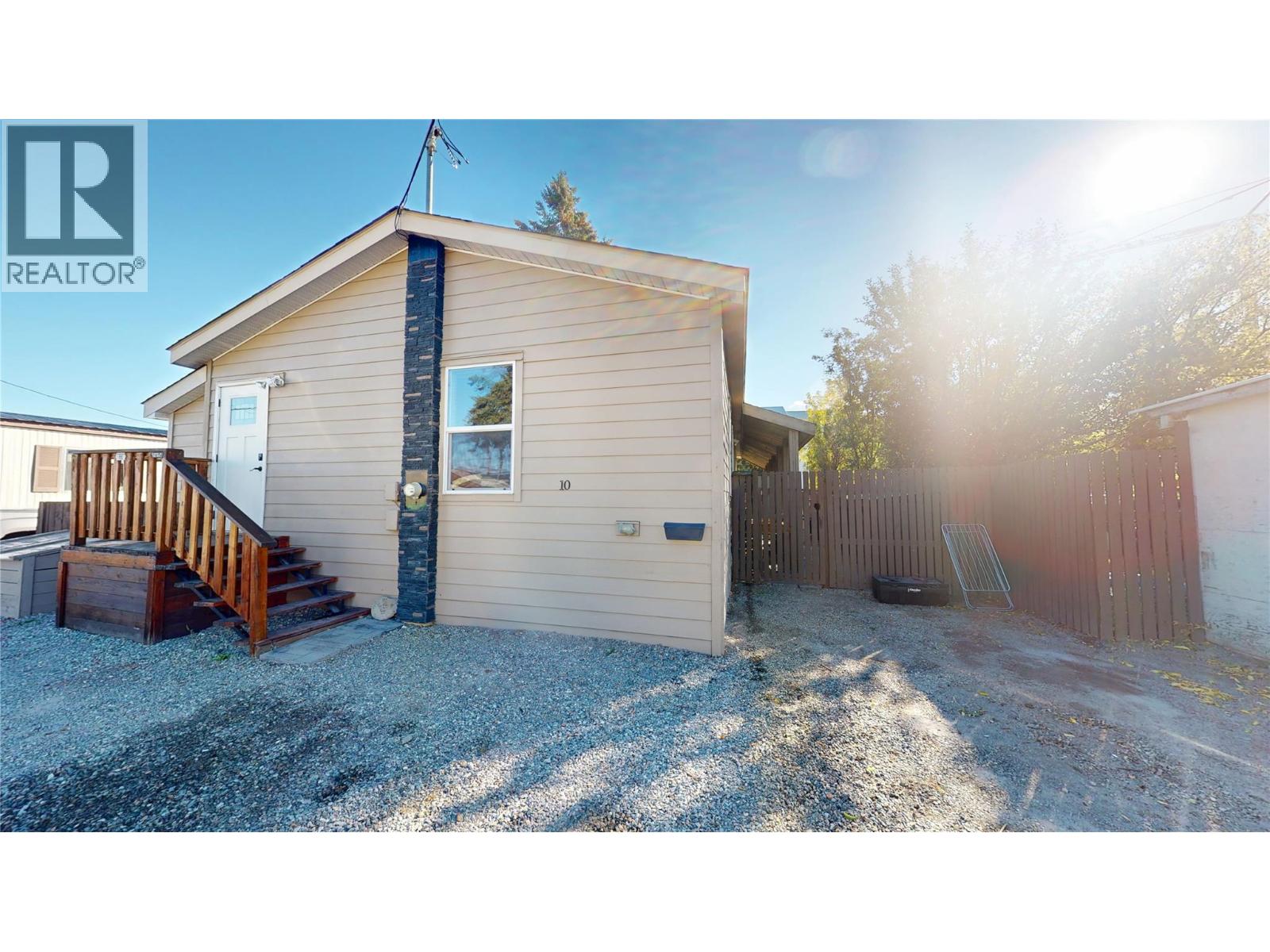 500 17th Avenue N Unit# 10, Cranbrook, British Columbia  V1C 3X4 - Photo 1 - 10363839