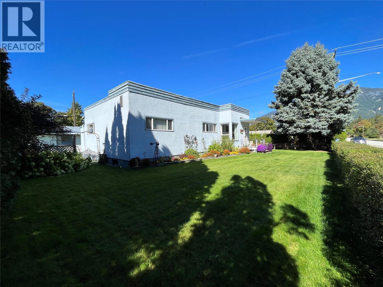 120 4th Avenue Nw, Nakusp, British Columbia  V0G 1R0 - Photo 27 - 10363796