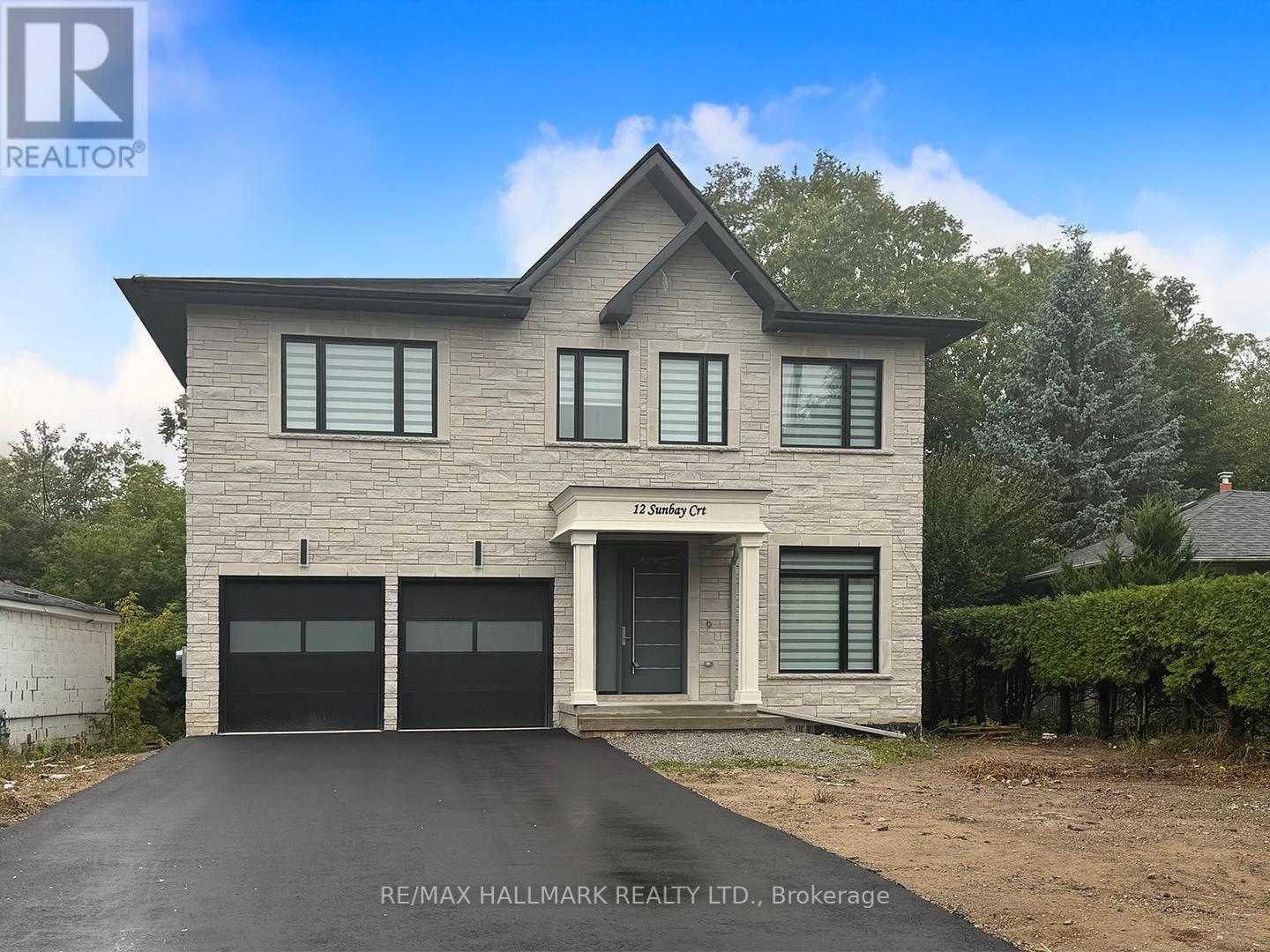 12 SUNBAY COURT, Richmond Hill, Ontario