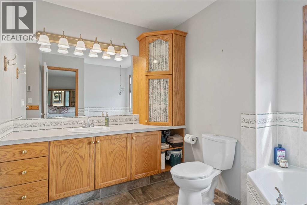 65 Canoe Circle Sw, Airdrie, Alberta  T4B 2L6 - Photo 21 - A2256242