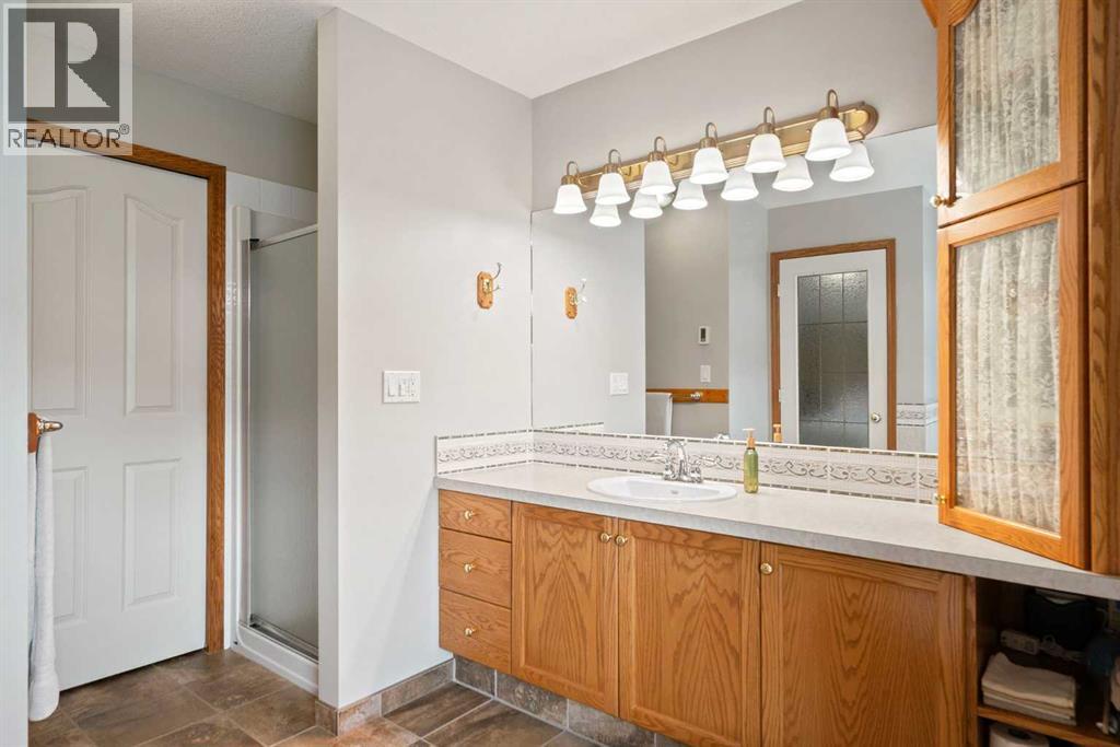 65 Canoe Circle Sw, Airdrie, Alberta  T4B 2L6 - Photo 22 - A2256242