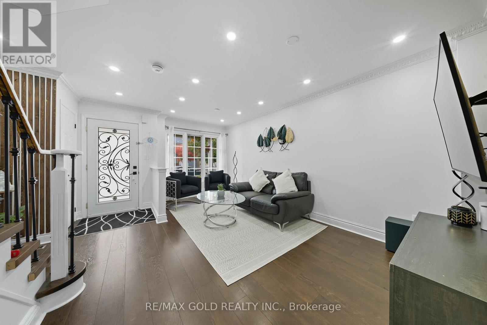 11 Flatlands Way, Brampton, Ontario  L6R 2B5 - Photo 7 - W12421393