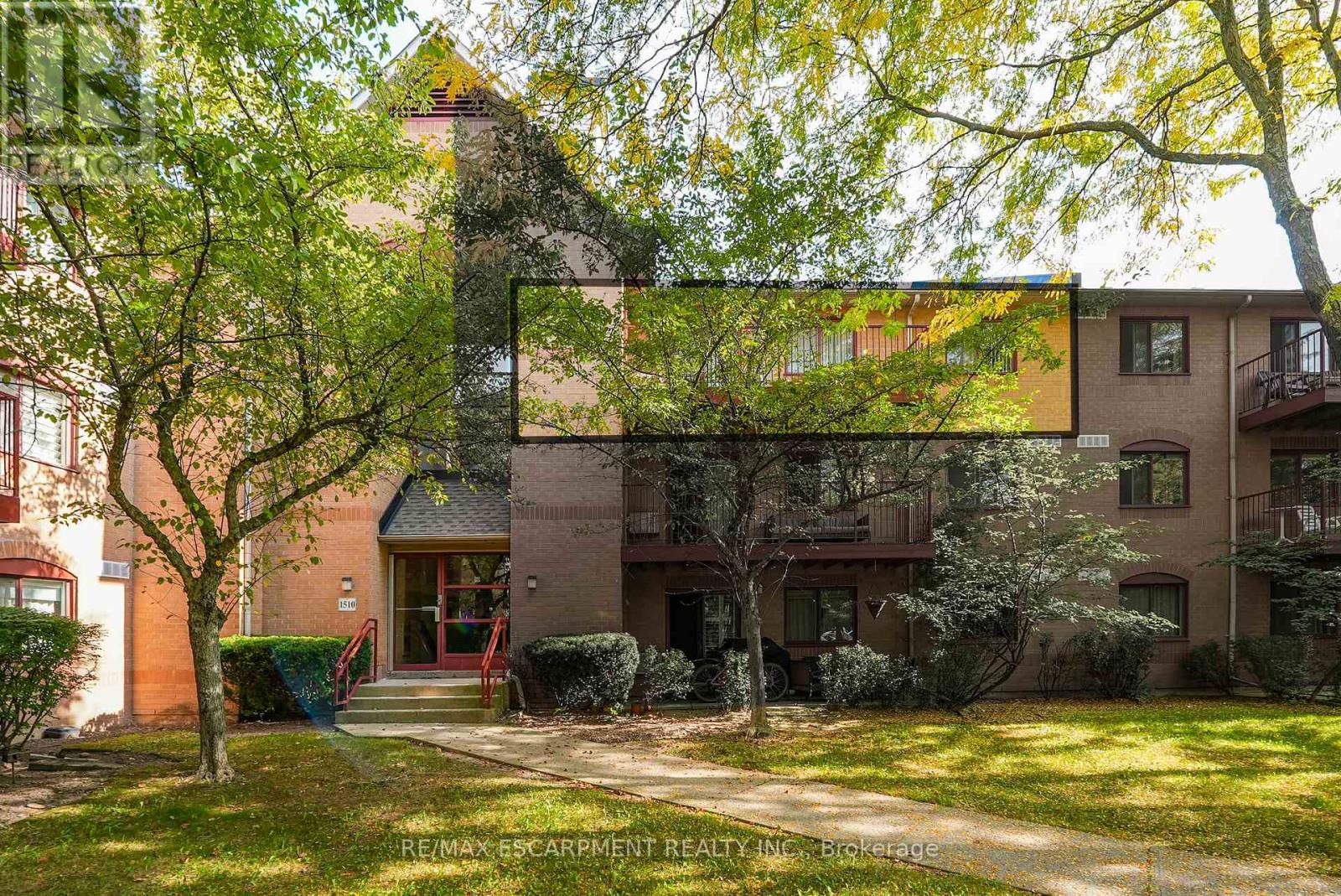 733 - 1510 Pilgrims Way, Oakville, Ontario  L6M 3H1 - Photo 2 - W12422175