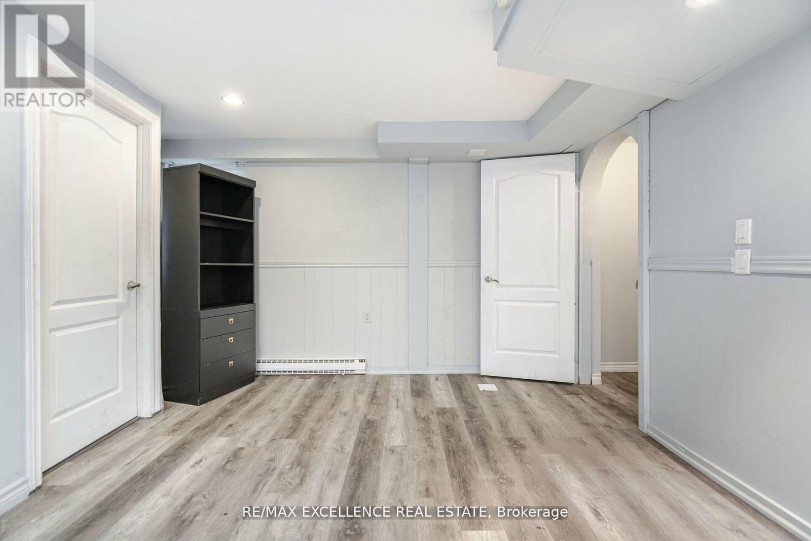 11 Crawley Drive, Brampton (Avondale), Ontario  L6T 2R6 - Photo 31 - W12422184