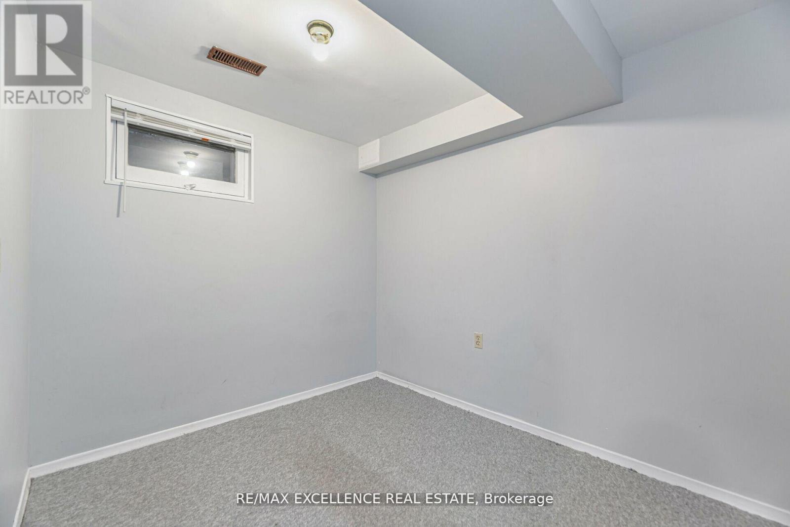 11 Crawley Drive, Brampton (Avondale), Ontario  L6T 2R6 - Photo 35 - W12422184